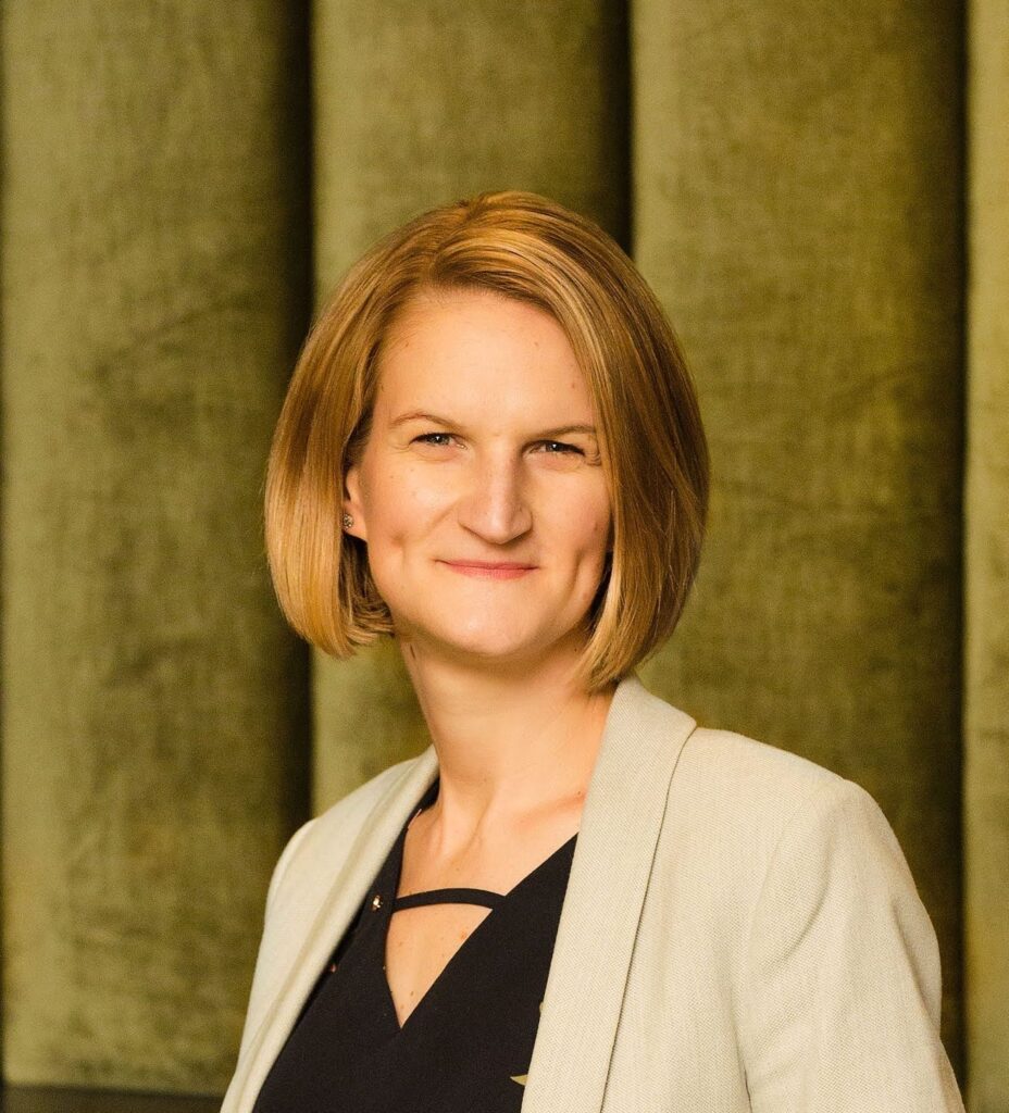 Single Category erika frey prizeout