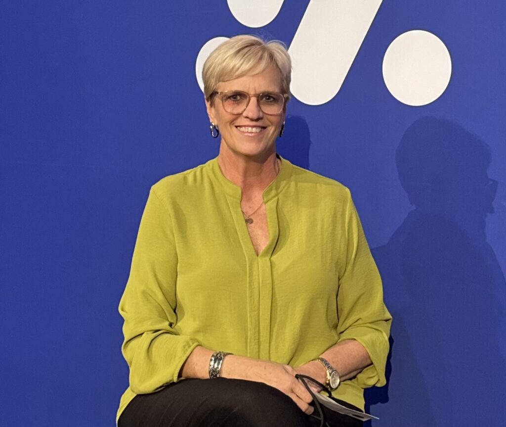 Single Location lianne booth achievement awards