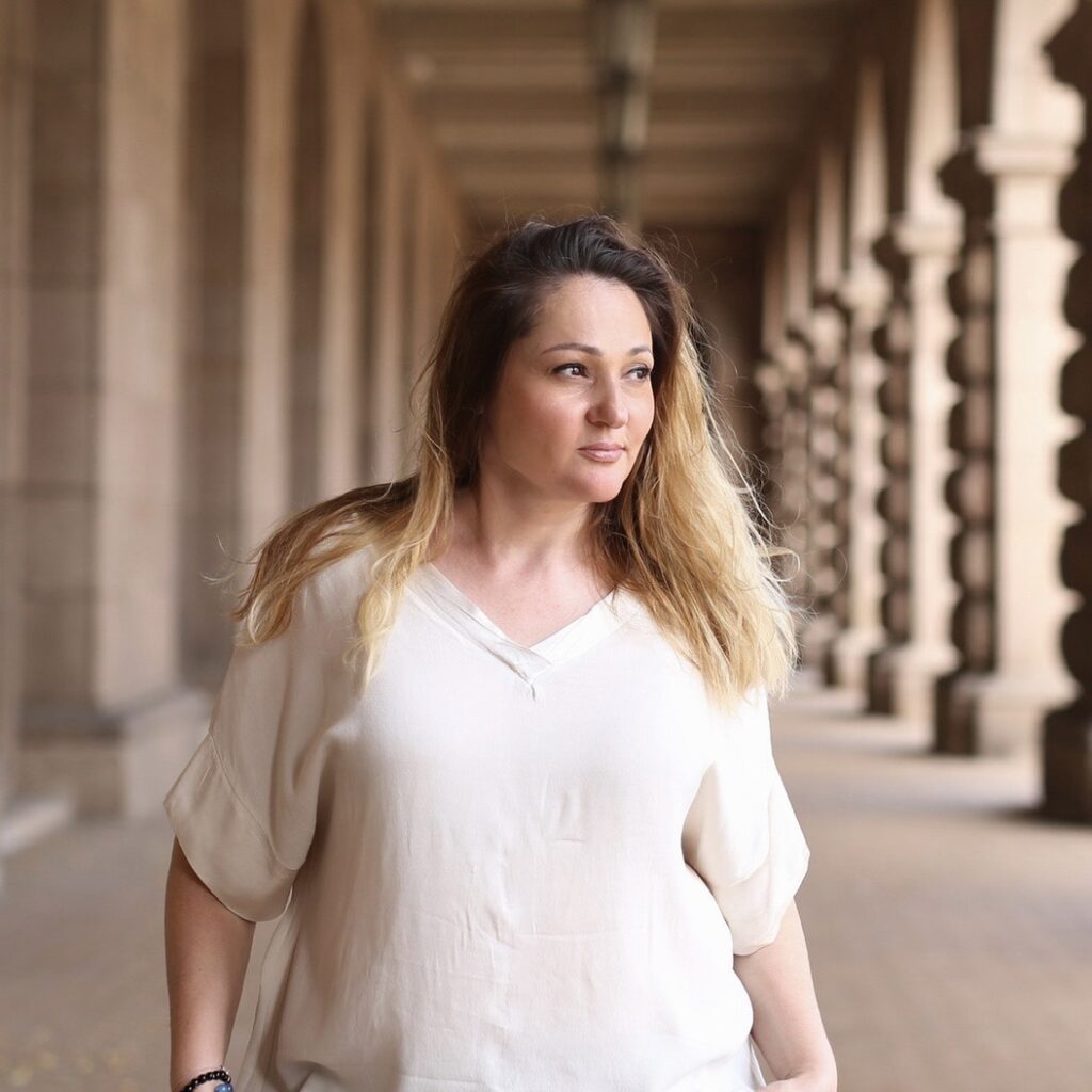 Single Category Radostina Tsvetkova cashwave