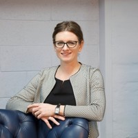 Single Category stefanie lang profile