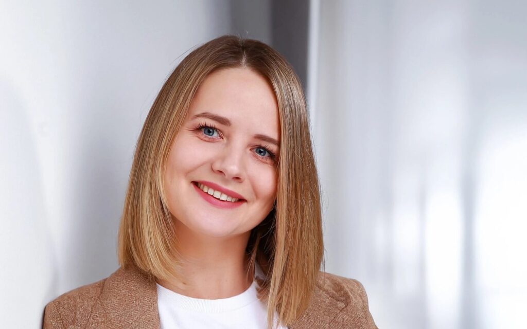 Single Category iulia sisova yesty